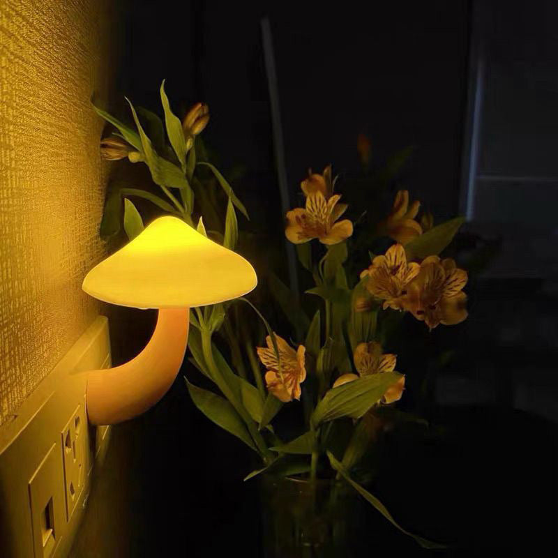 Mushroom Plug-in Night Light, Auto Dusk To Dawn Sensor LED Lamp (US & EU Plug Available), Soft Warm Glow Decorative Lamp for Bedroom Hallway & Kids Room