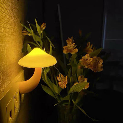 Mushroom Plug-in Night Light, Auto Dusk To Dawn Sensor LED Lamp (US & EU Plug Available), Soft Warm Glow Decorative Lamp for Bedroom Hallway & Kids Room