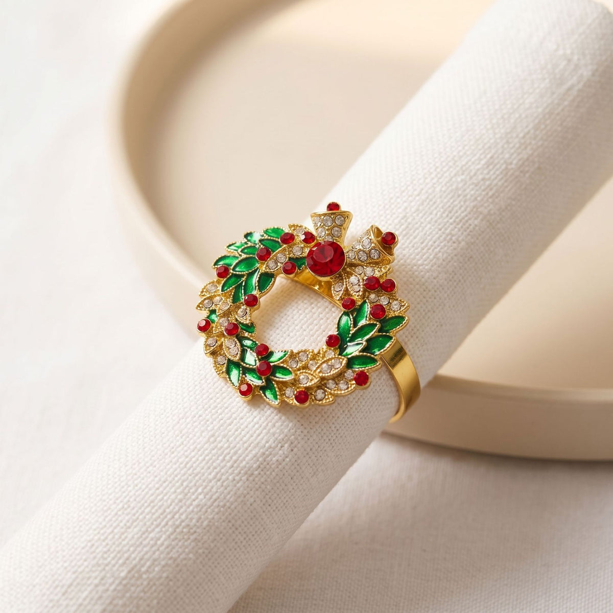 Christmas Metal Napkin Rings, Assorted Xmas Themed Decorative Serviette Holders, Holiday Table Ornaments for Dinner Party Home Table Decor