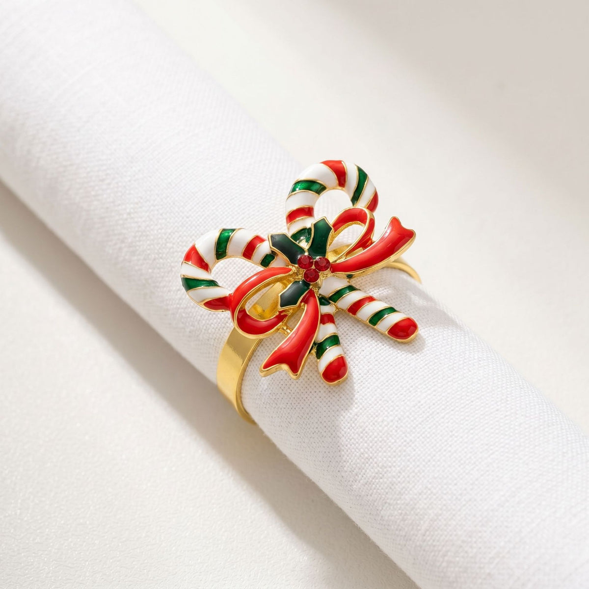 Christmas Metal Napkin Rings, Assorted Xmas Themed Decorative Serviette Holders, Holiday Table Ornaments for Dinner Party Home Table Decor